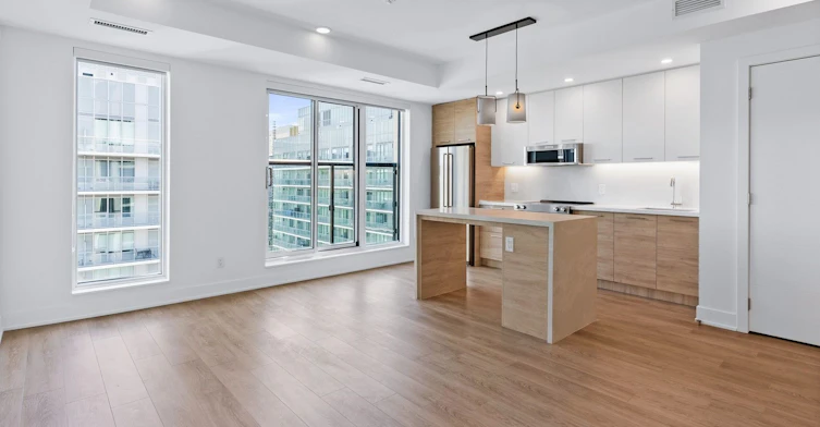 2004-200 Redpath Avenue, Toronto, ON, M4P 0E6