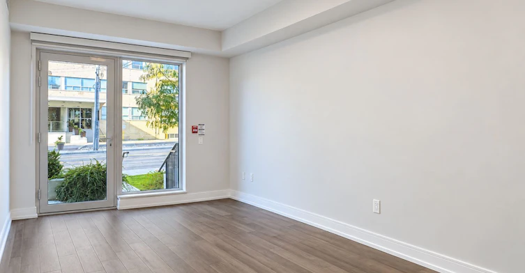 103-2525 Bathurst Street, Toronto, ON, M6B 2Y9 - 2