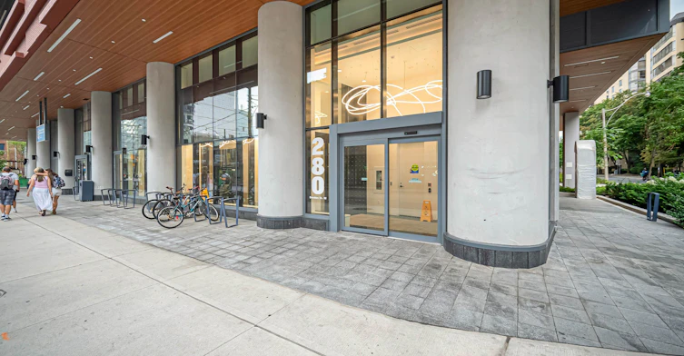 601-280 Dundas Street W, Toronto, ON, M5T 0E3 - 2