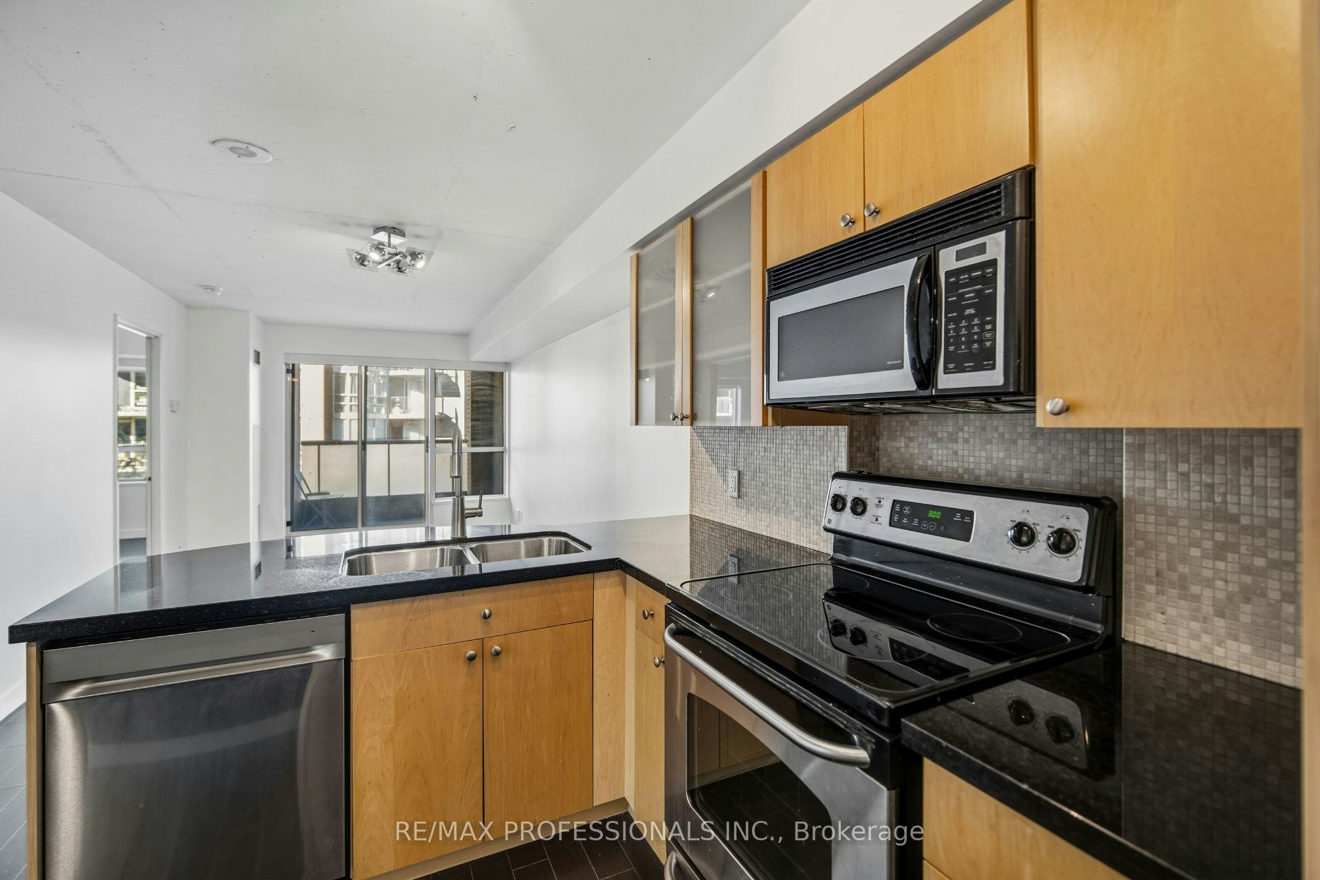 320-1005 King Street W, Toronto, ON, M6K 3M8 - 10