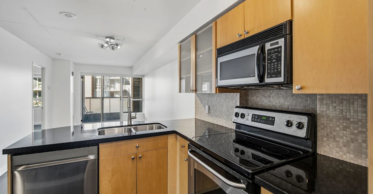 320-1005 King Street W, Toronto, ON, M6K 3M8 - 10
