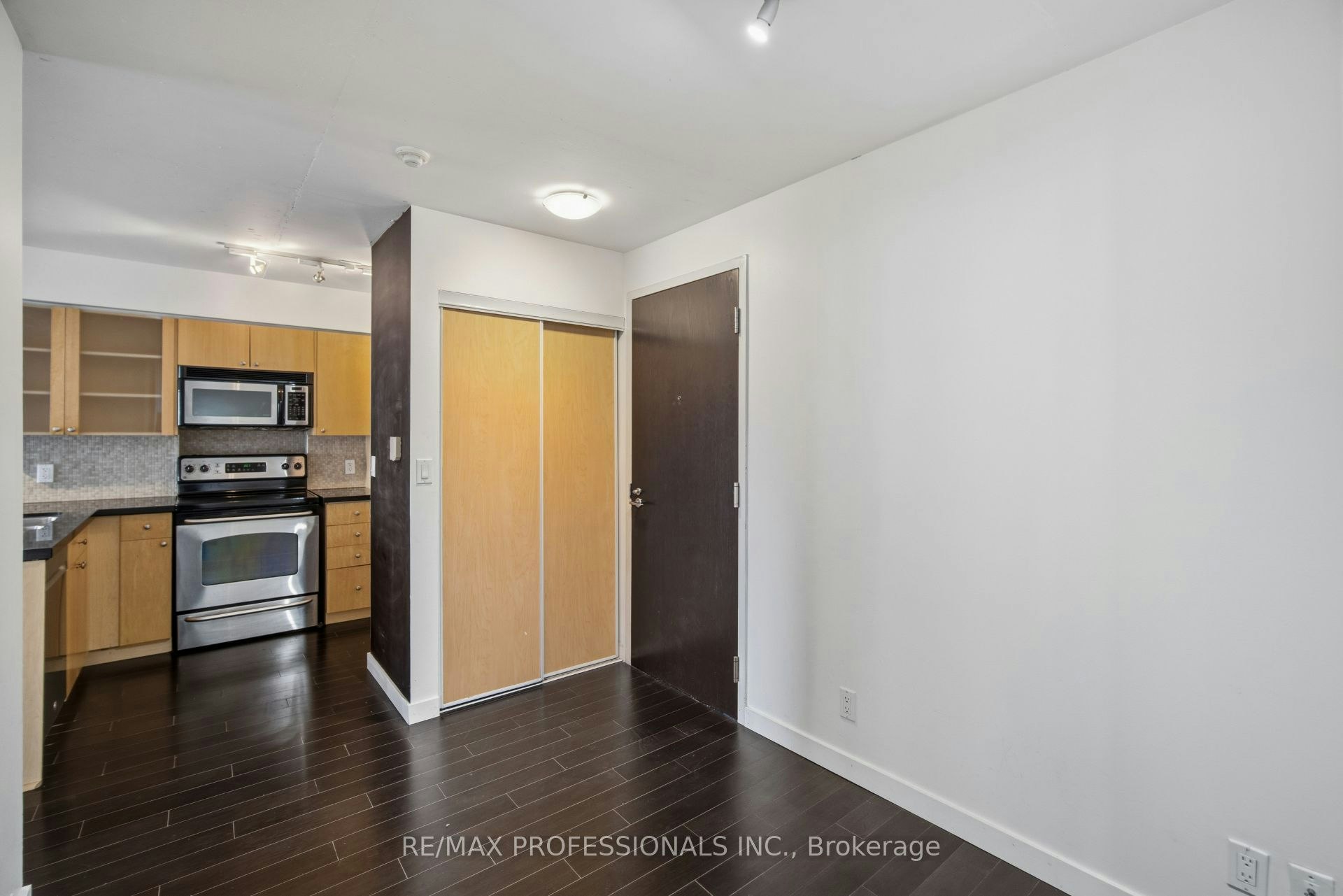 320-1005 King Street W, Toronto, ON, M6K 3M8 - 3