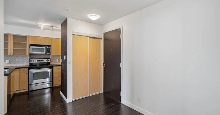 320-1005 King Street W, Toronto, ON, M6K 3M8 - 3