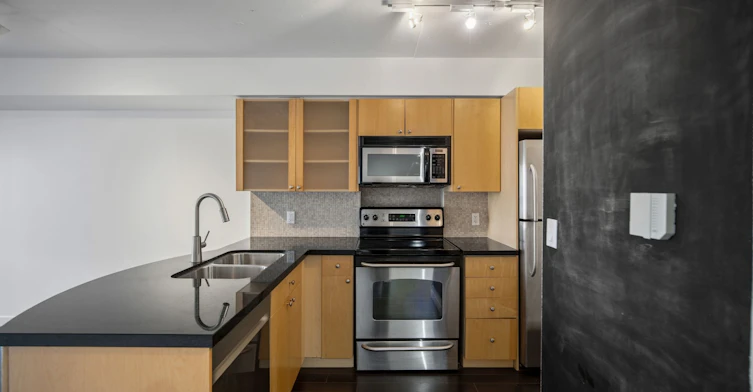 320-1005 King Street W, Toronto, ON, M6K 3M8 - 7