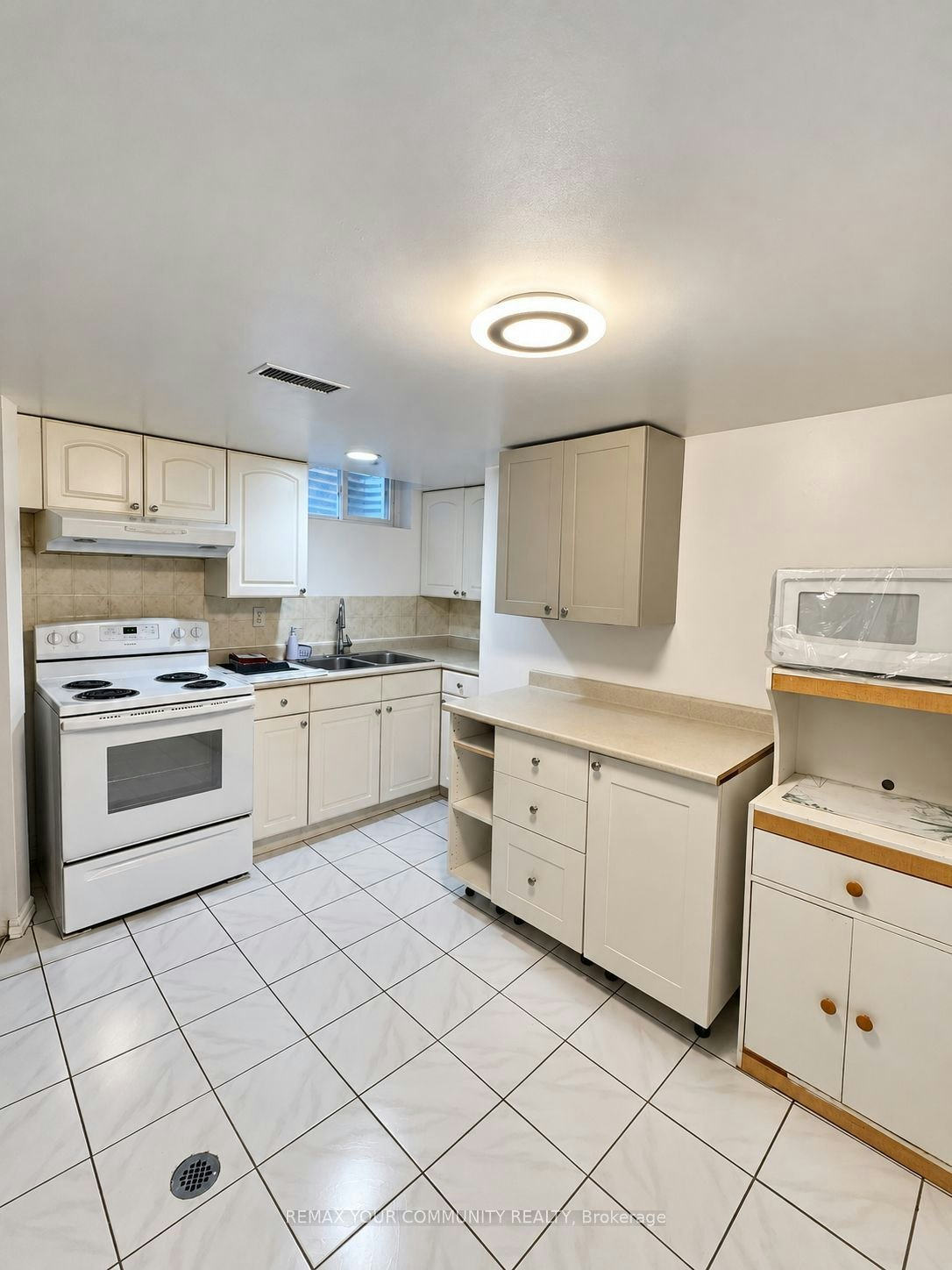 Bsmnt-85 Patricia Avenue, Toronto, ON, M2M 1J1 - 5