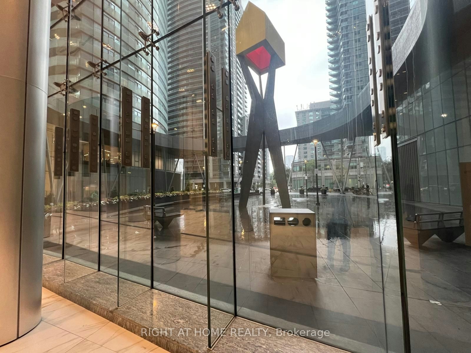 2503-12 York Street, Toronto, ON, M5J 0A9 - 27