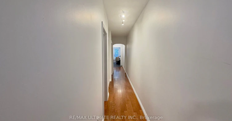 Main-13 Lanark Avenue, Toronto, ON, M6C 2B2 - 4