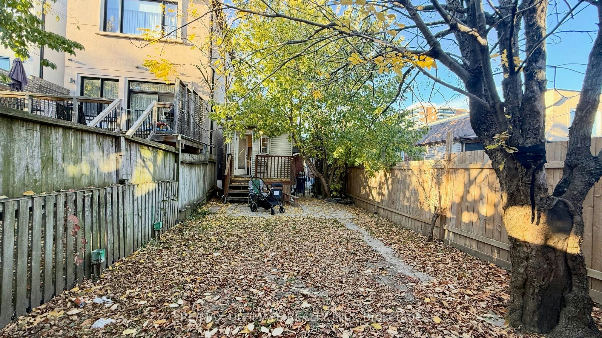 Main-13 Lanark Avenue, Toronto, ON, M6C 2B2 - 14
