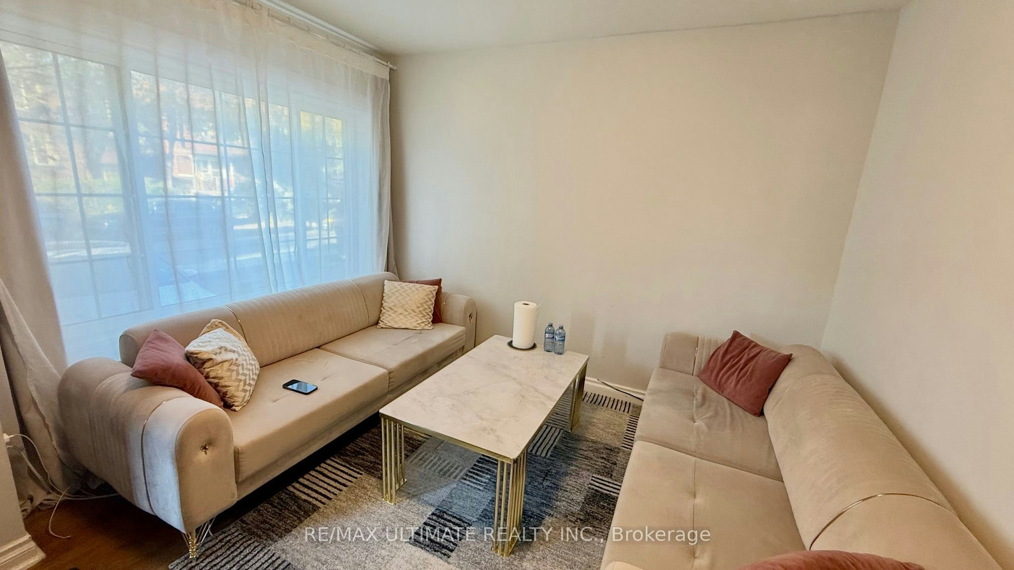 Main-13 Lanark Avenue, Toronto, ON, M6C 2B2 - 3