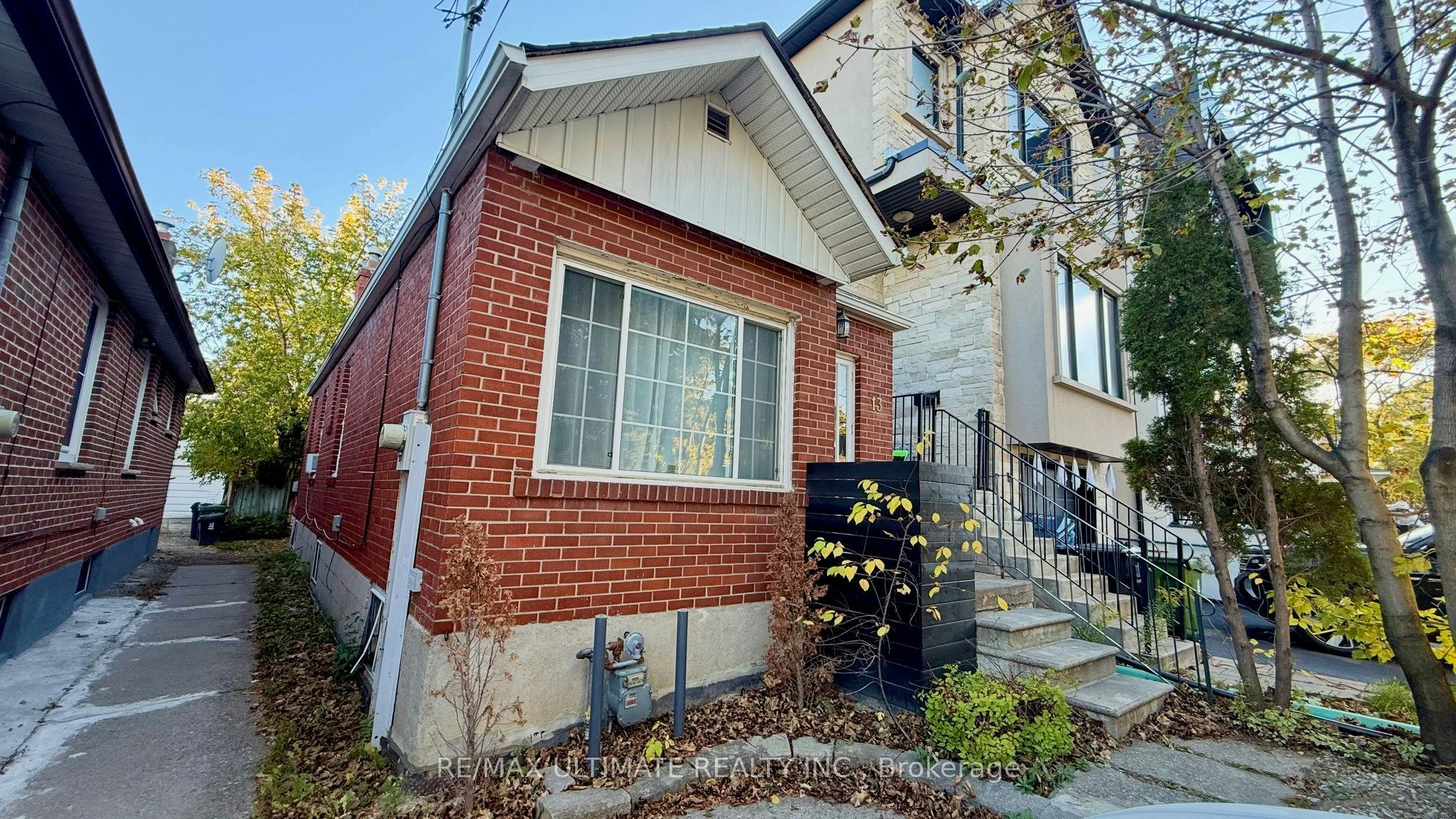 Main-13 Lanark Avenue, Toronto, ON, M6C 2B2