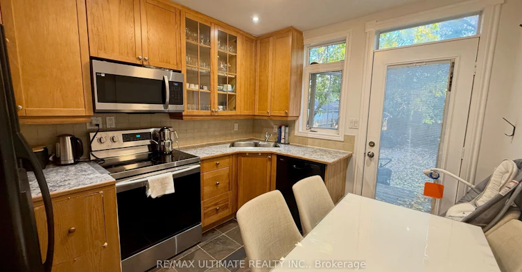 Main-13 Lanark Avenue, Toronto, ON, M6C 2B2 - 10