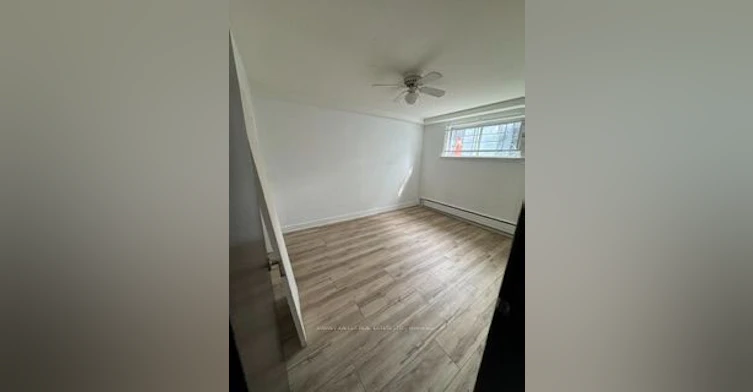 Lower-437 Lawrence Avenue W, Toronto, ON, M5M 1C3 - 11