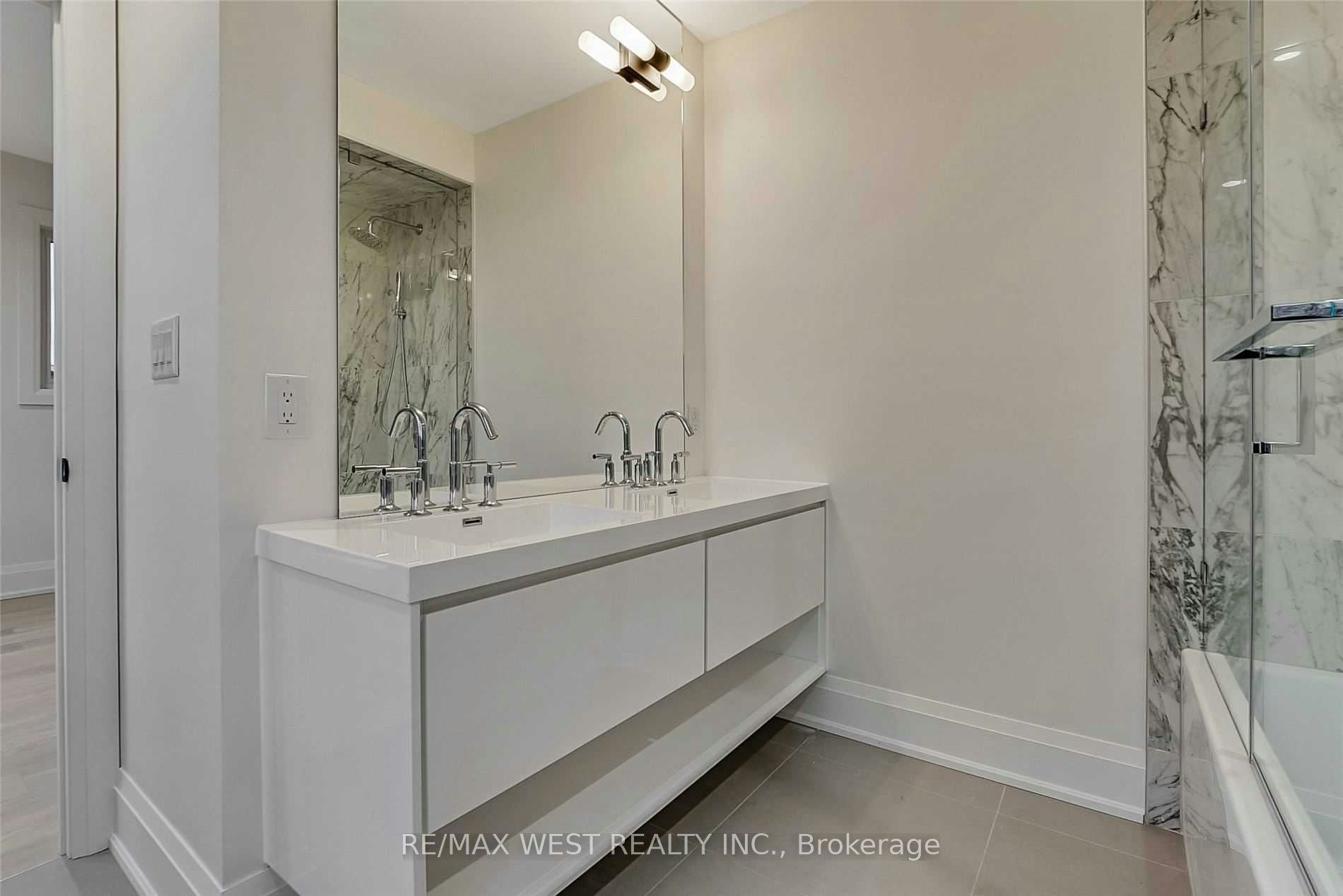 3rd-201 Cedric Avenue, Toronto, ON, M6C 3X7 - 10