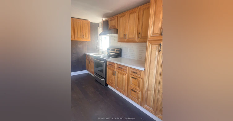 Upper-181 Cedric Avenue, Toronto, ON, M6C 3X7 - 4