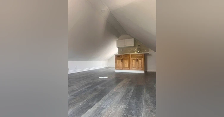 Upper-181 Cedric Avenue, Toronto, ON, M6C 3X7 - 3