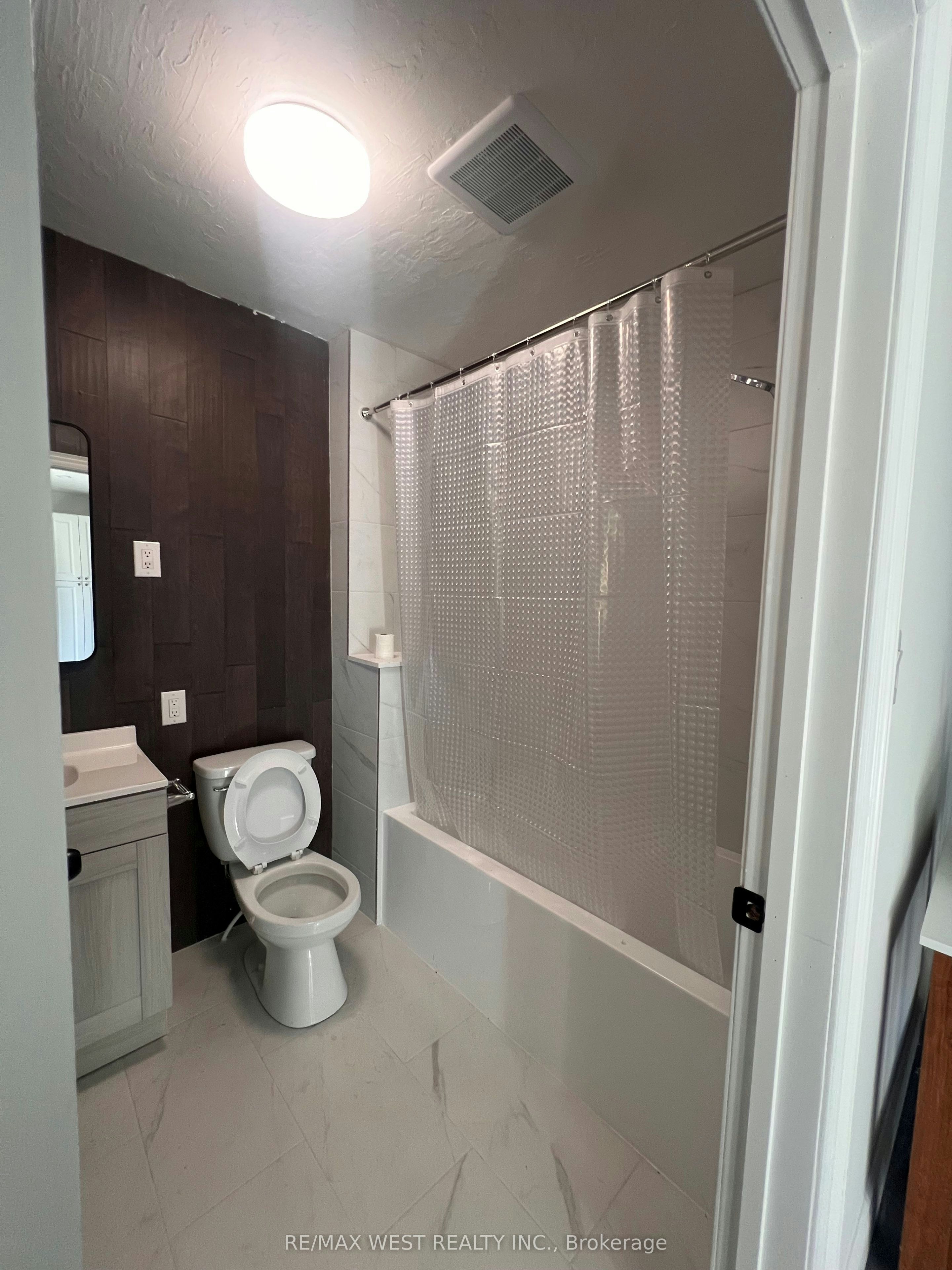 Main-181 Cedric Avenue, Toronto, ON, M6C 3X7 - 8