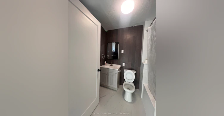 Main-181 Cedric Avenue, Toronto, ON, M6C 3X7 - 9