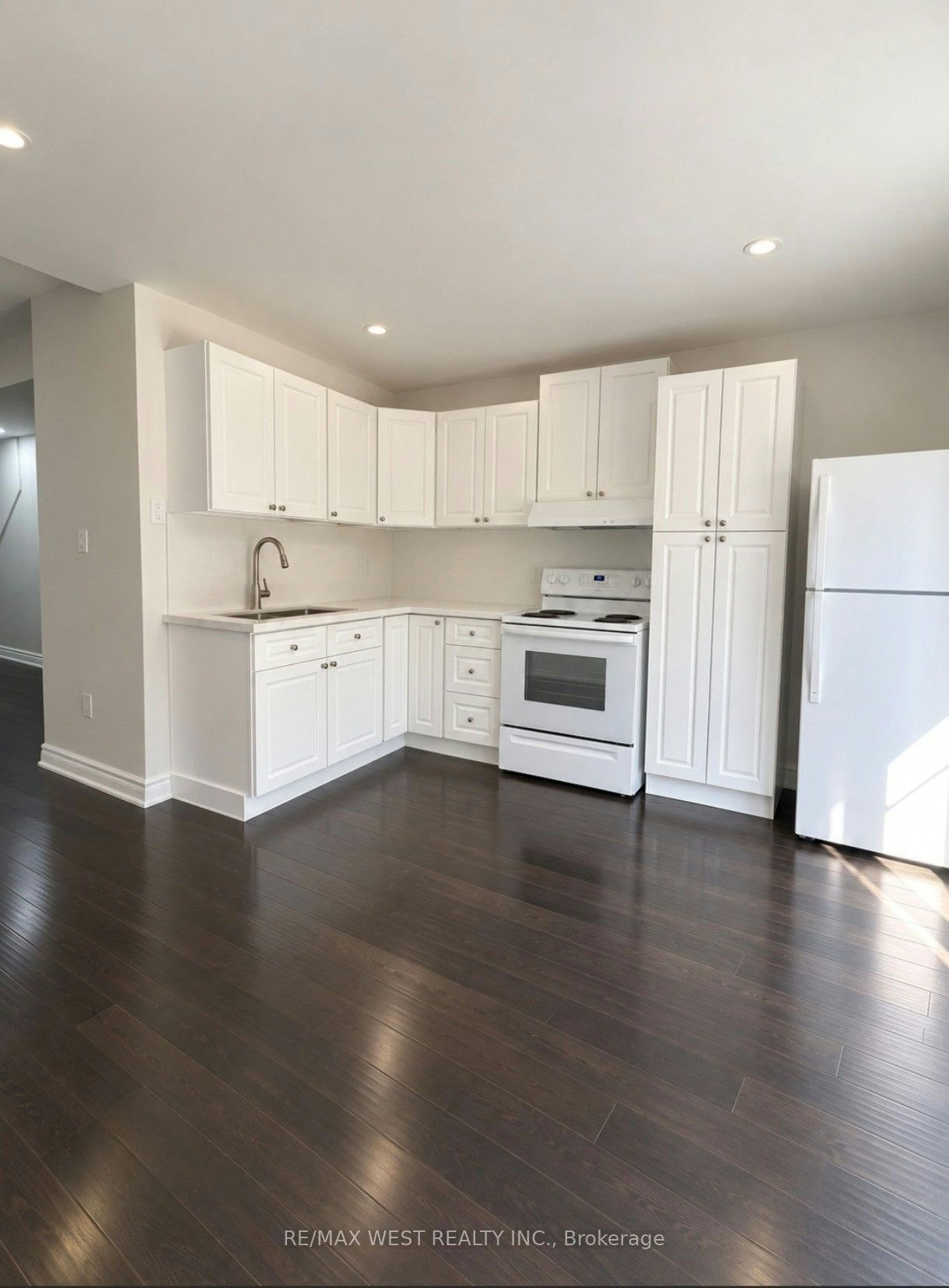 Main-181 Cedric Avenue, Toronto, ON, M6C 3X7 - 5