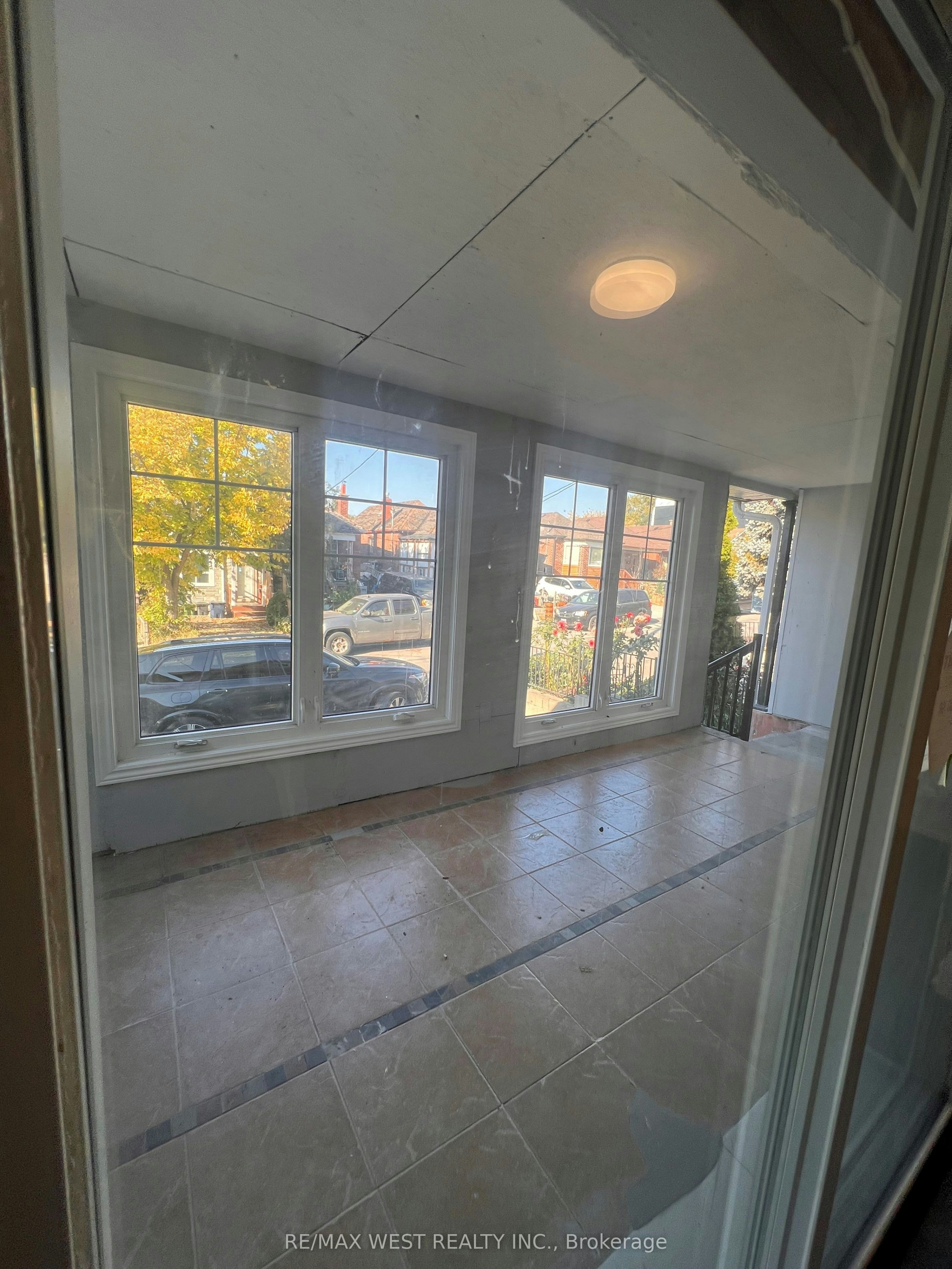 Main-181 Cedric Avenue, Toronto, ON, M6C 3X7 - 2