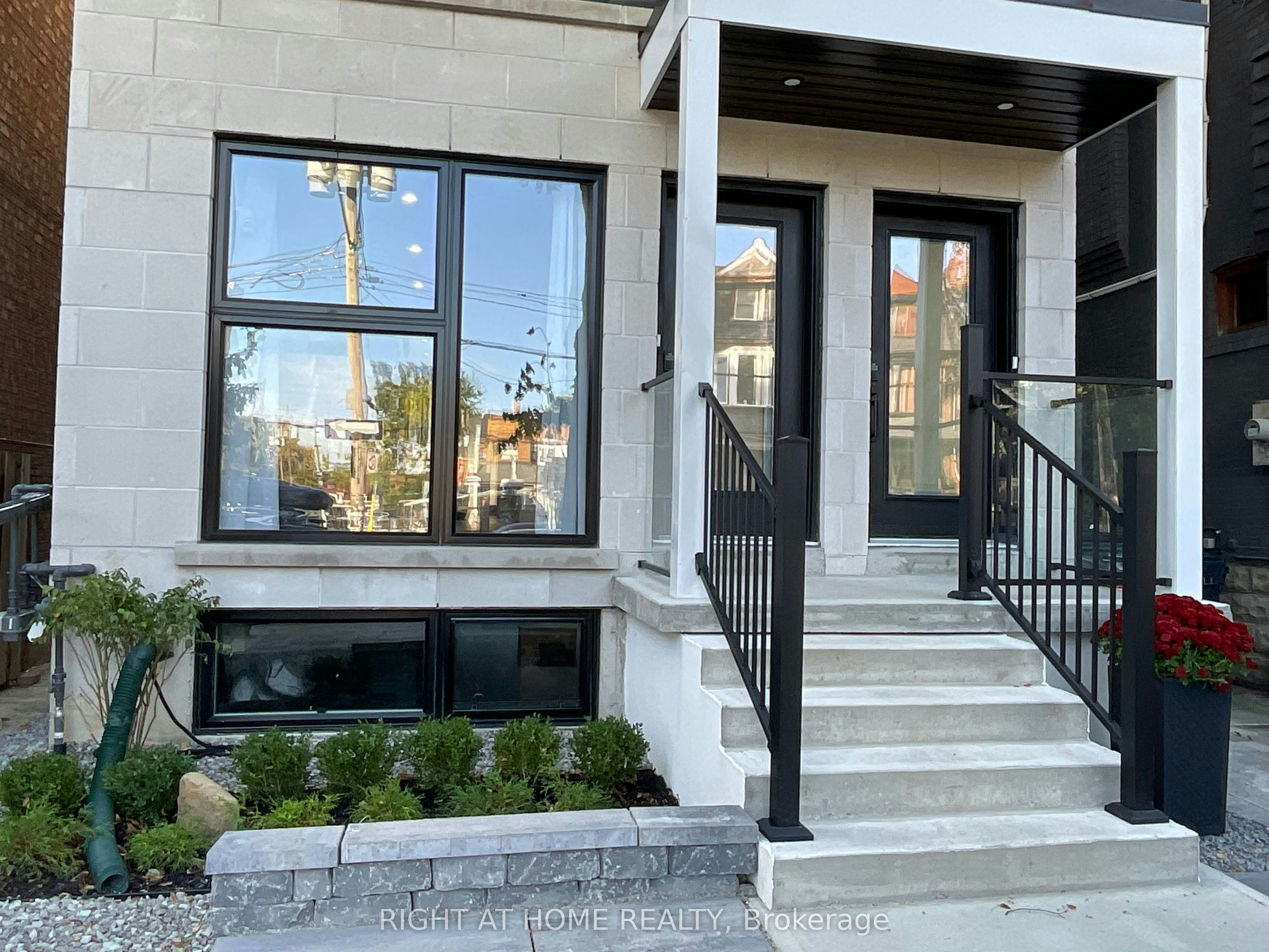 674 Manning Avenue, Toronto, ON, M6G 2W4 - 20