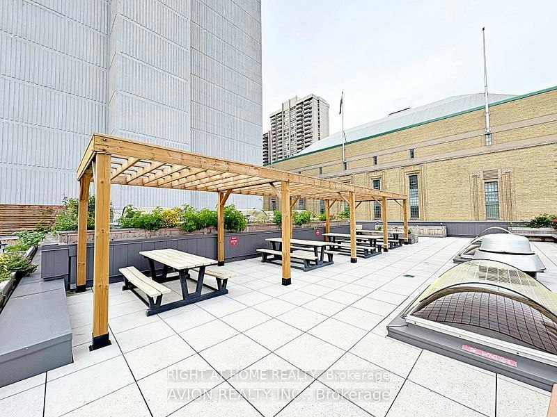 1710-45 Carlton Street, Toronto, ON, M5B 2H9 - 12