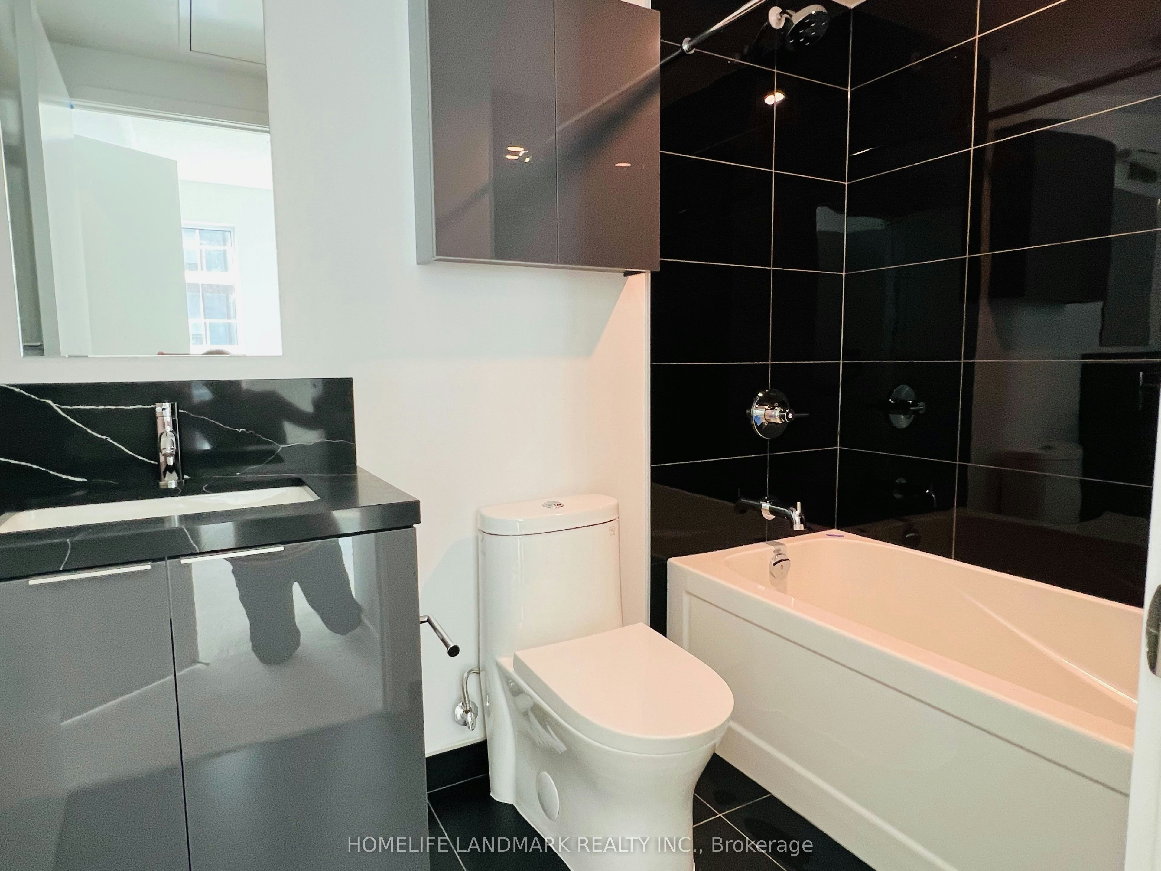2408-238 Simcoe Street, Toronto, ON, M5T 0B8 - 14