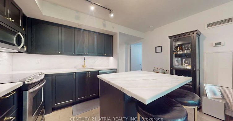 211-170 Fort York Boulevard, Toronto, ON, M5V 0E6 - 12