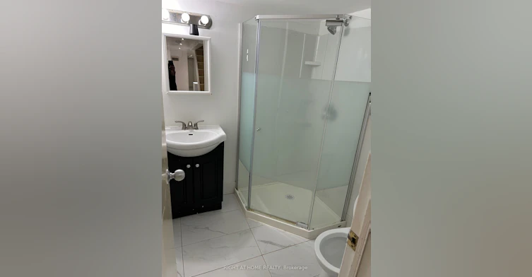B-210 Mccaul Street, Toronto, ON, M5T 1W5 - 13