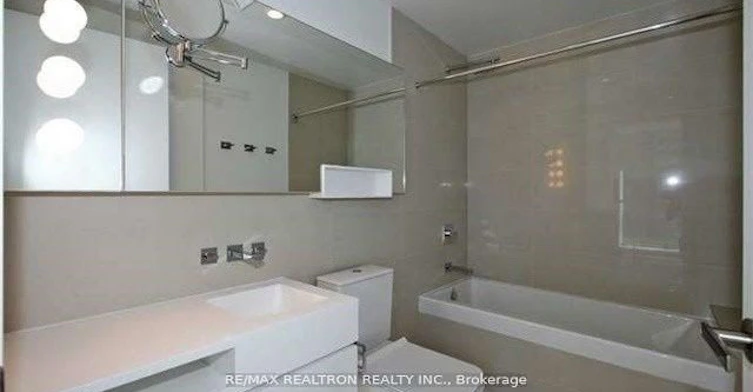 2212-45 Charles Street E, Toronto, ON, M4Y 1S2 - 4