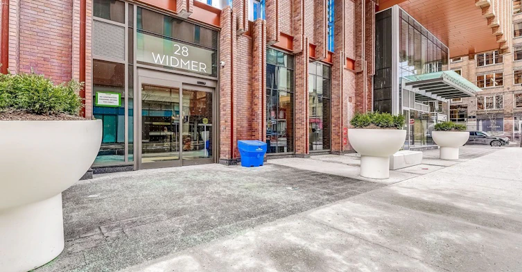 4521-28 Widmer Street, Toronto, ON, M5V 0T2 - 2