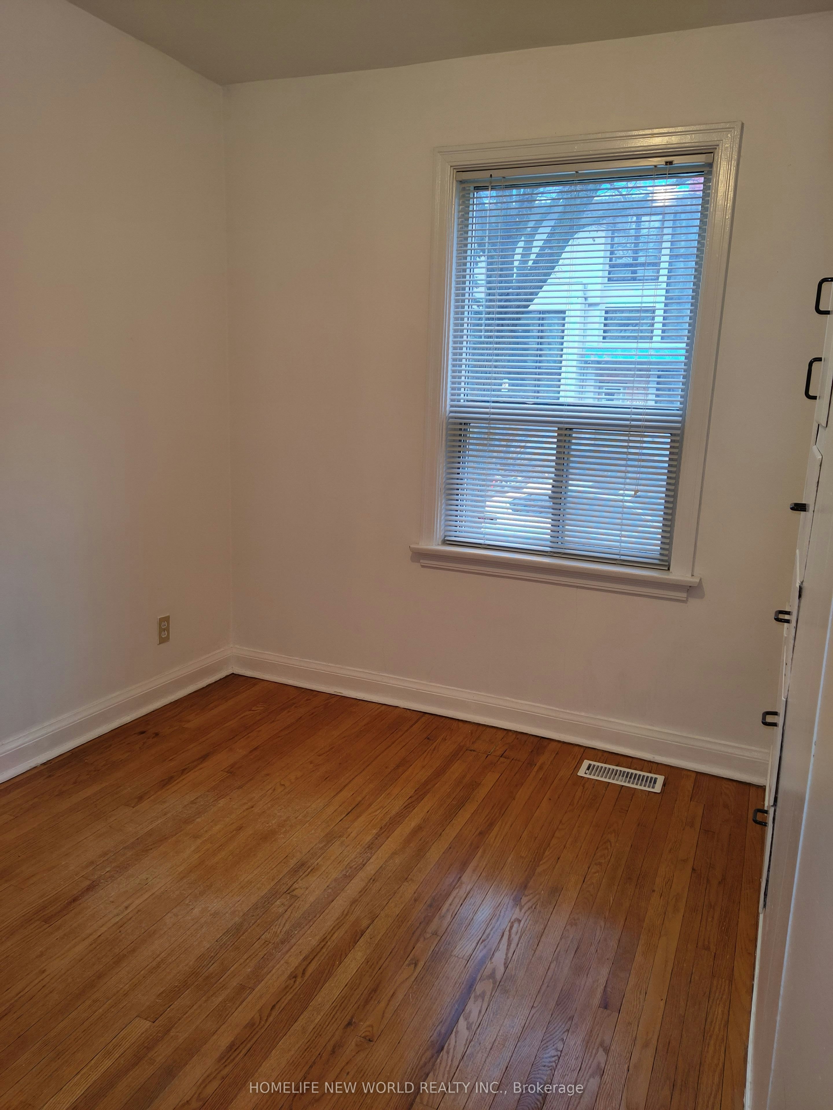 Gr, 2nd-17 Bonnington Place, Toronto, ON, M2N 4V2 - 5