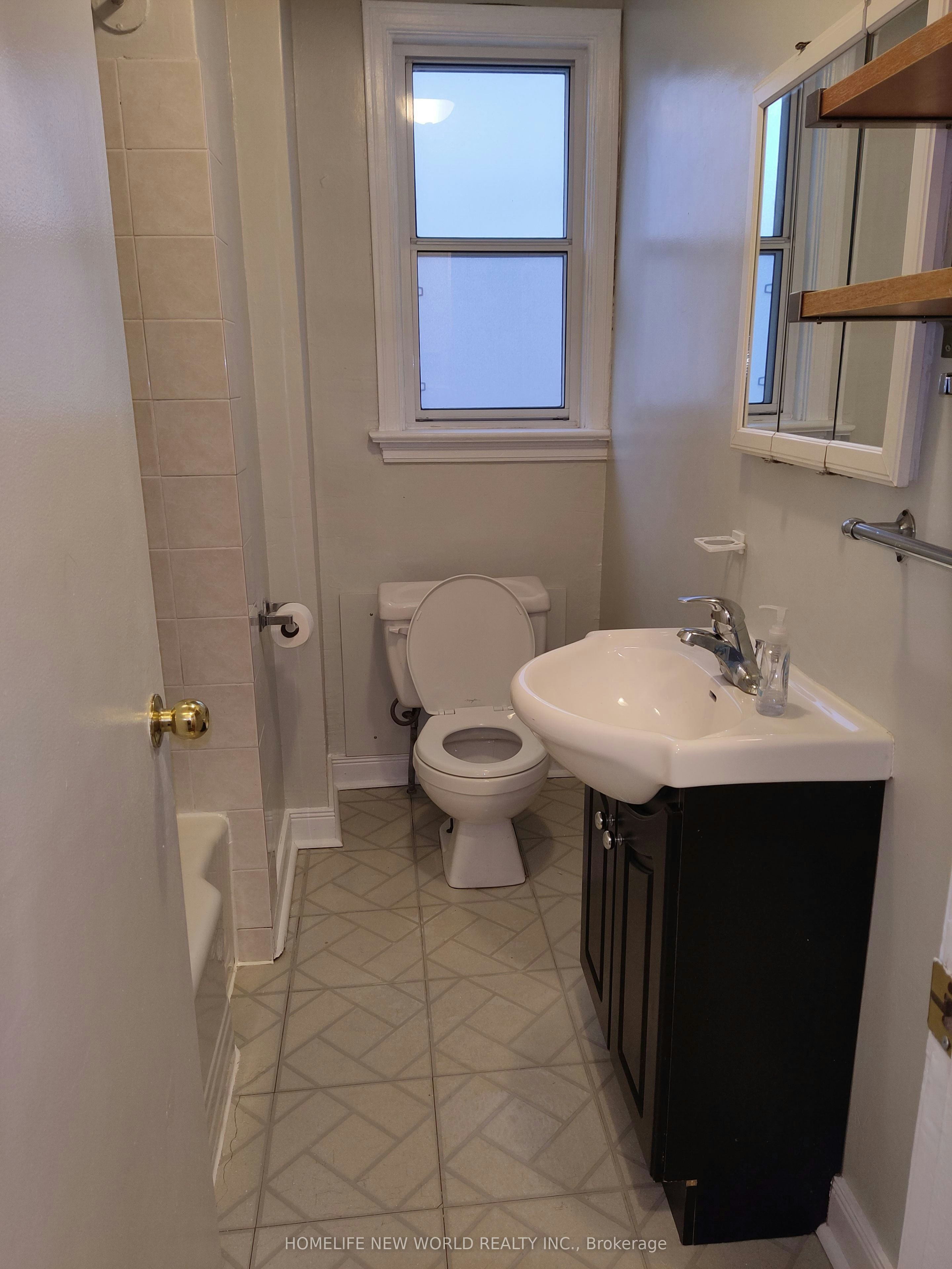 Gr, 2nd-17 Bonnington Place, Toronto, ON, M2N 4V2 - 6