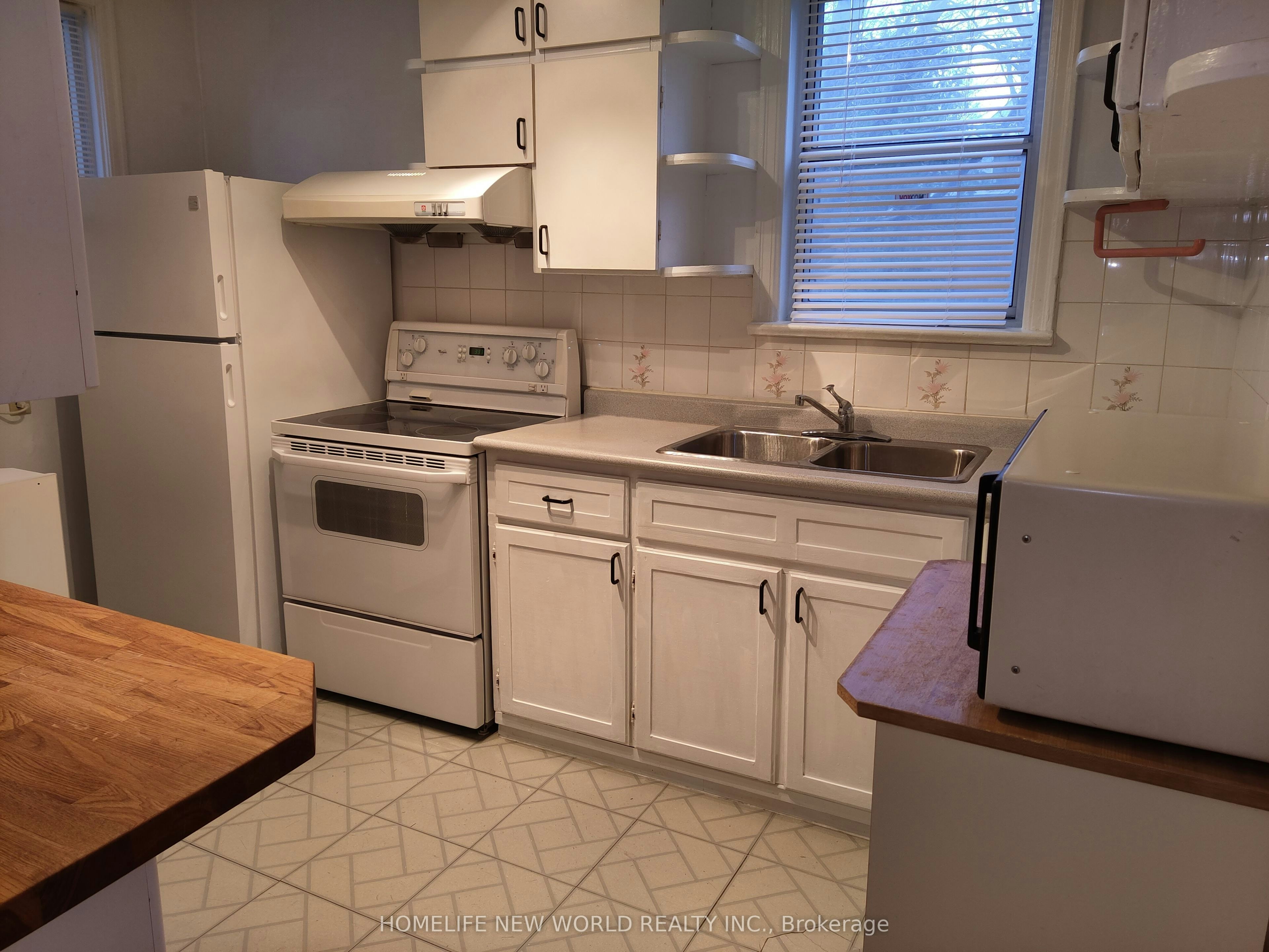 Gr, 2nd-17 Bonnington Place, Toronto, ON, M2N 4V2 - 4