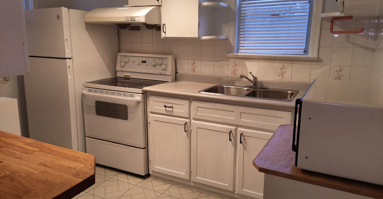 Gr, 2nd-17 Bonnington Place, Toronto, ON, M2N 4V2 - 4