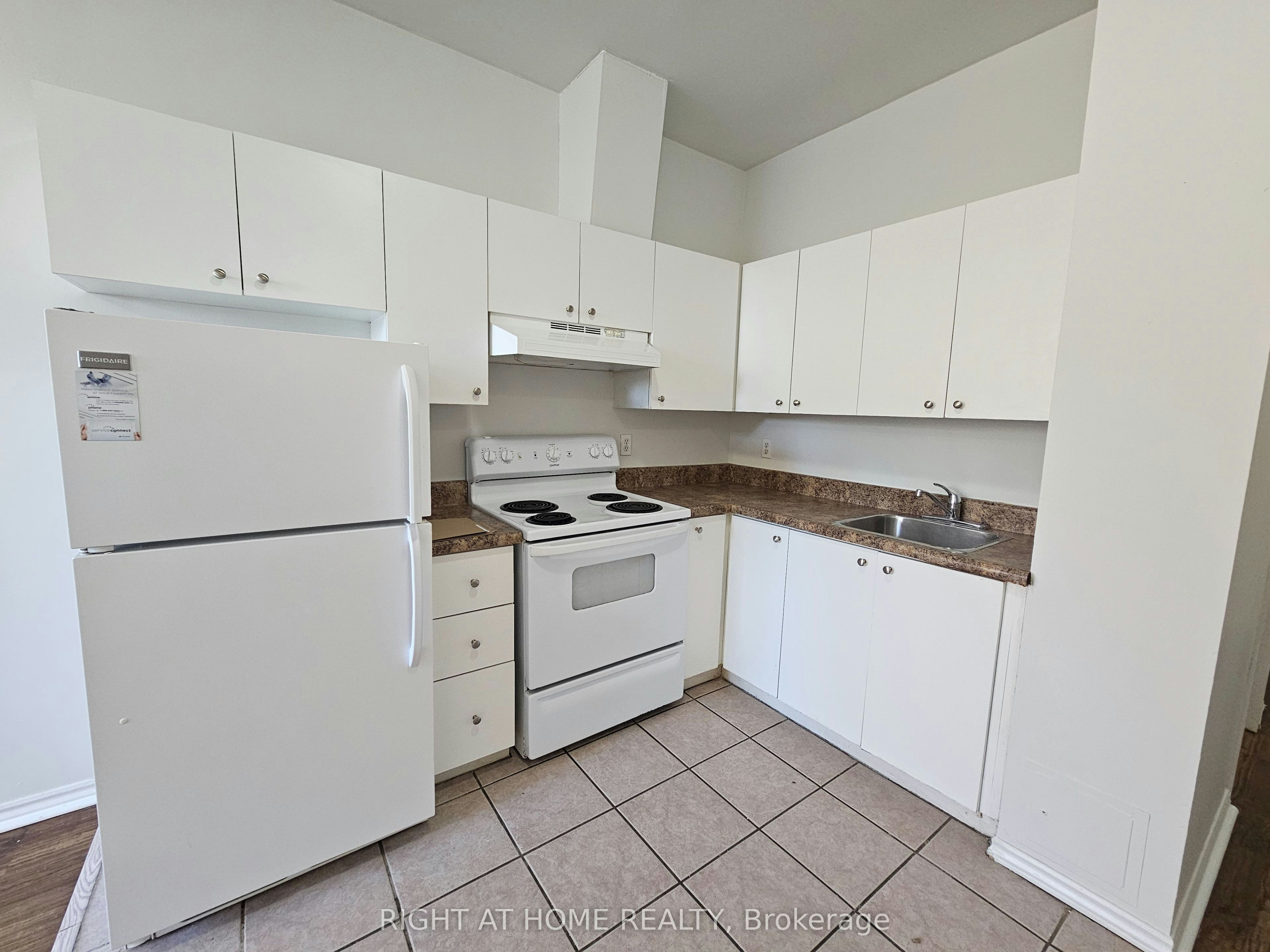 309-1801 Eglinton Avenue W, Toronto, ON, M6E 2H7
