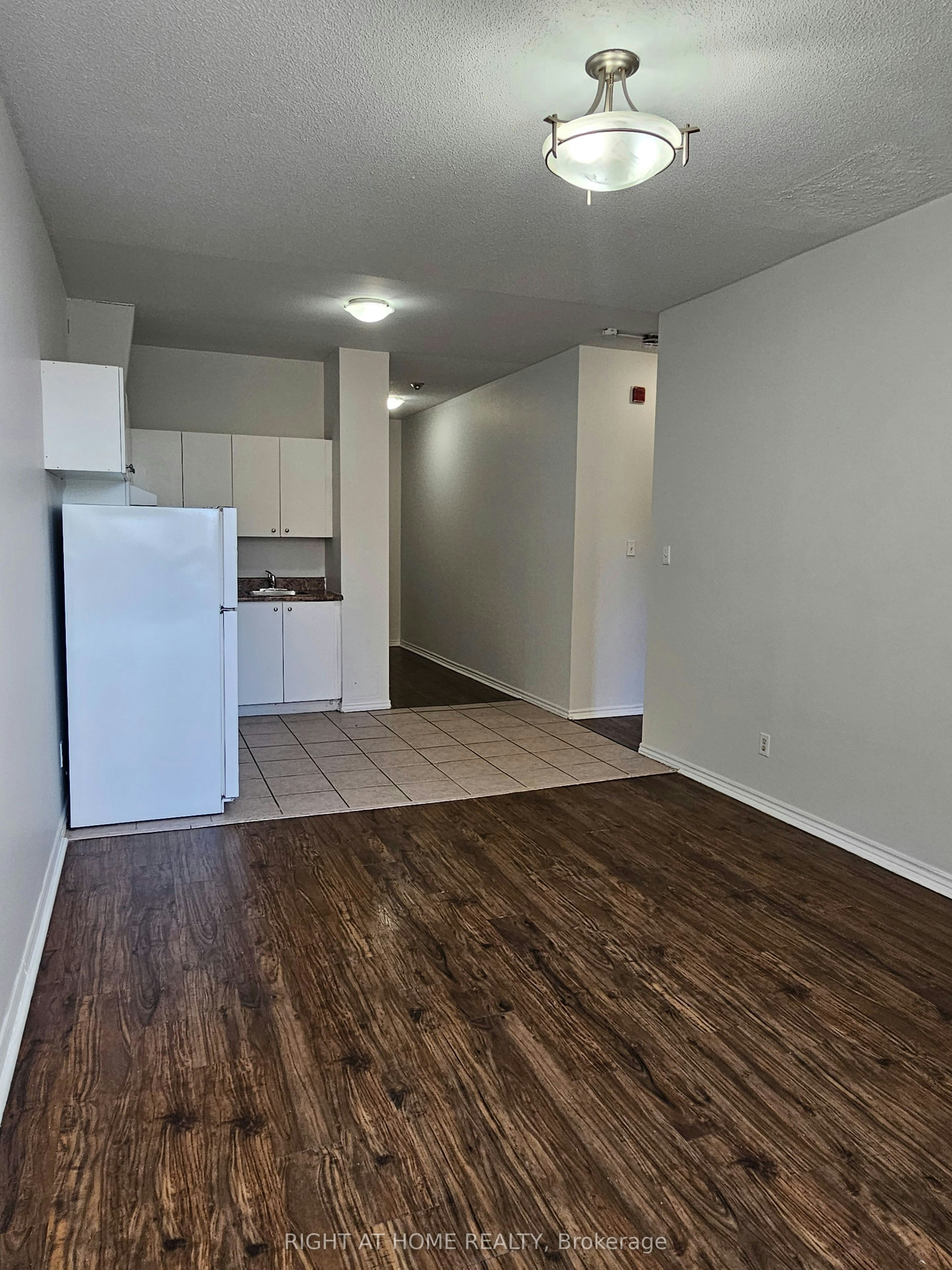 309-1801 Eglinton Avenue W, Toronto, ON, M6E 2H7 - 9