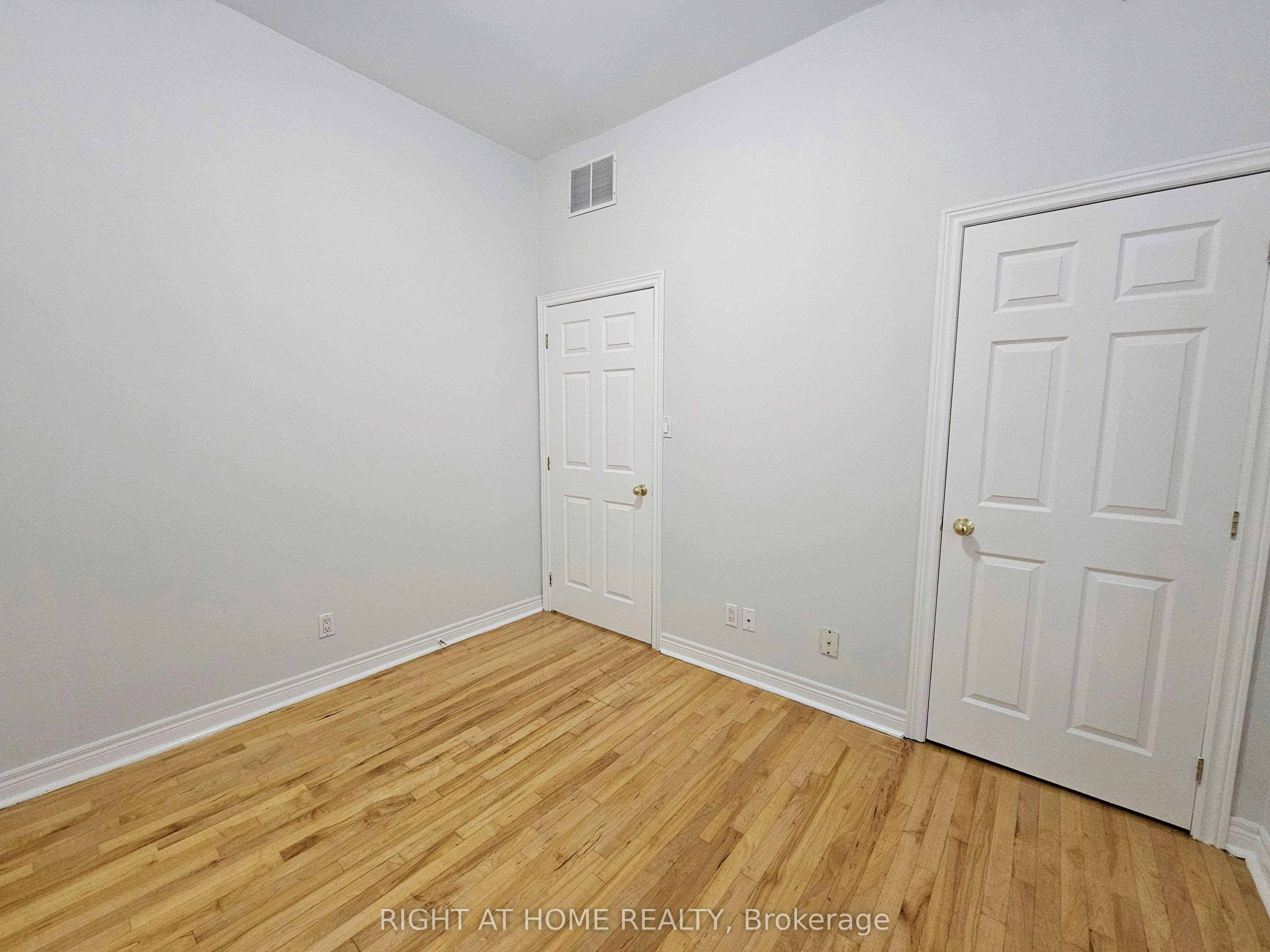 207-524 Yonge Street, Toronto, ON, M4Y 1X9 - 22