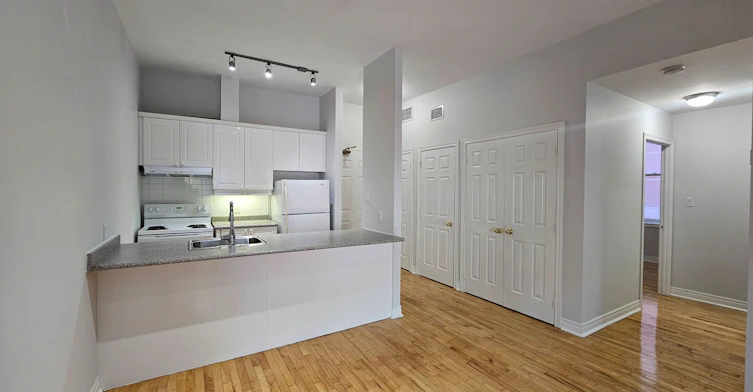 207-524 Yonge Street, Toronto, ON, M4Y 1X9 - 13