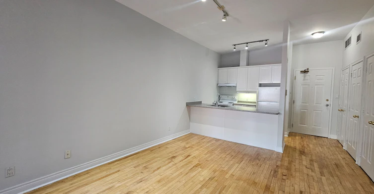 207-524 Yonge Street, Toronto, ON, M4Y 1X9 - 11