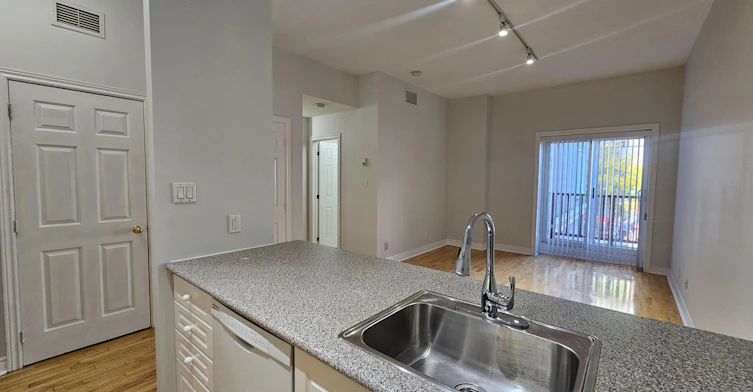 207-524 Yonge Street, Toronto, ON, M4Y 1X9 - 7
