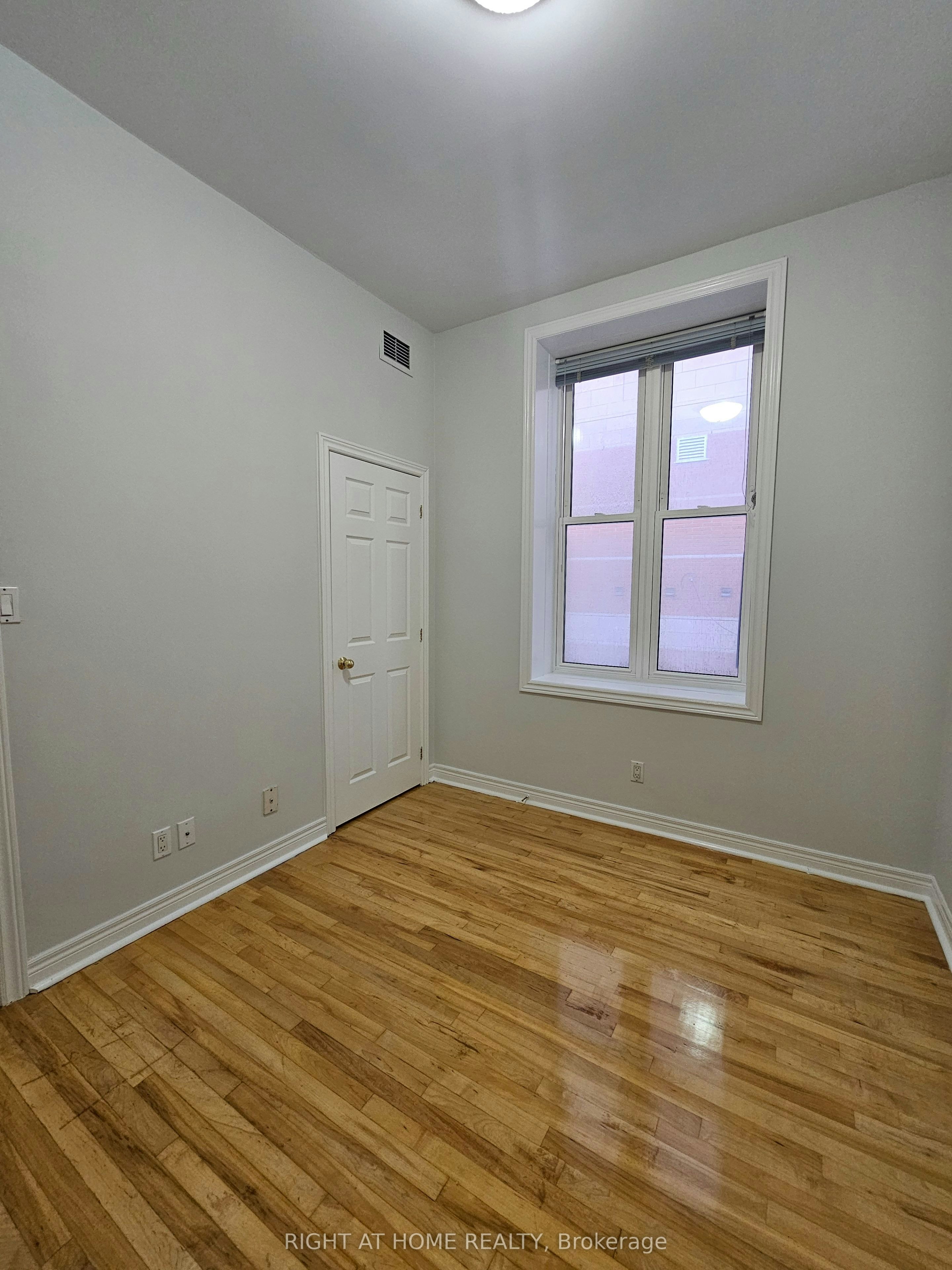 207-524 Yonge Street, Toronto, ON, M4Y 1X9 - 21