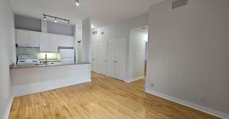 207-524 Yonge Street, Toronto, ON, M4Y 1X9 - 12