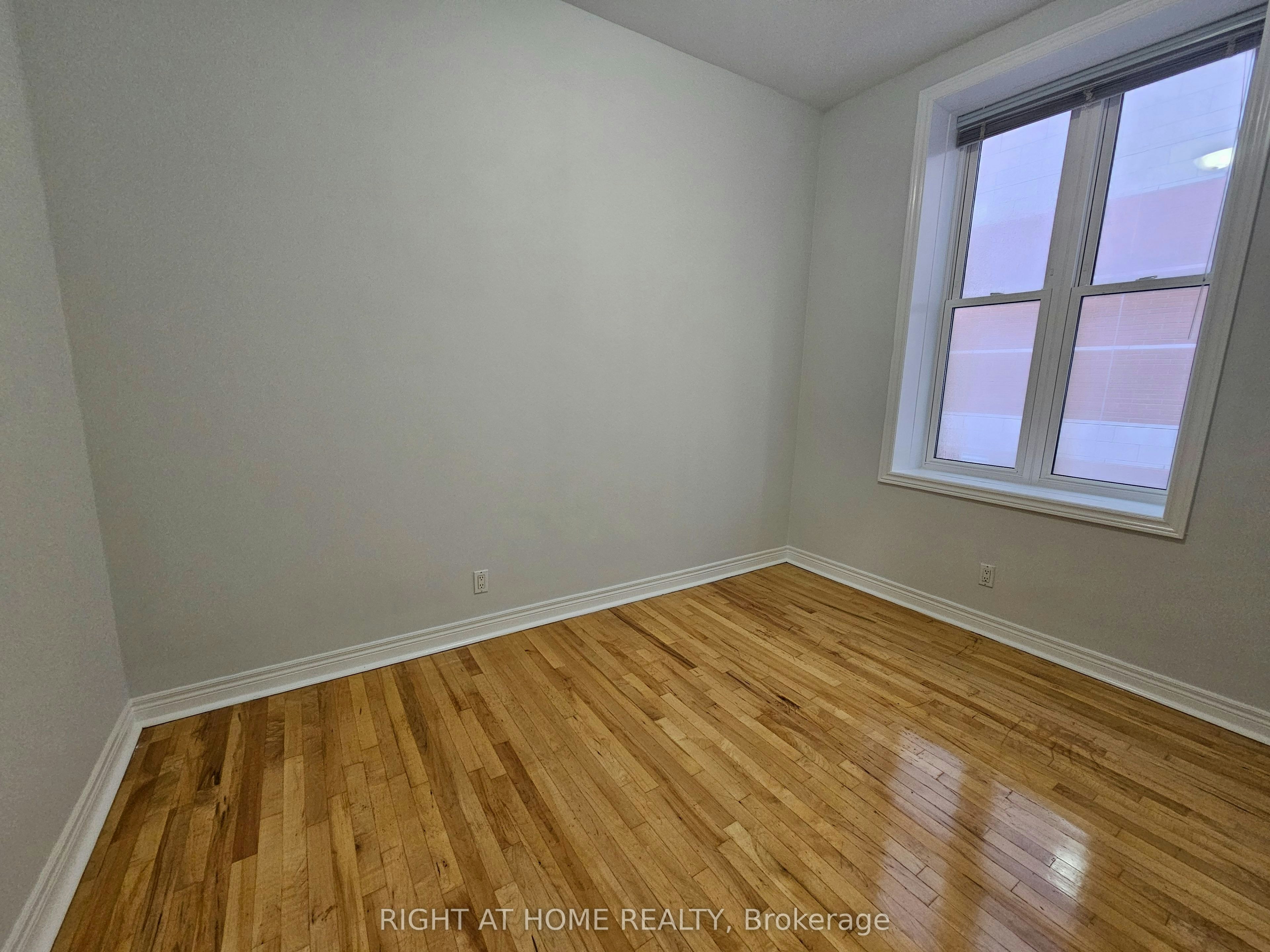207-524 Yonge Street, Toronto, ON, M4Y 1X9 - 17