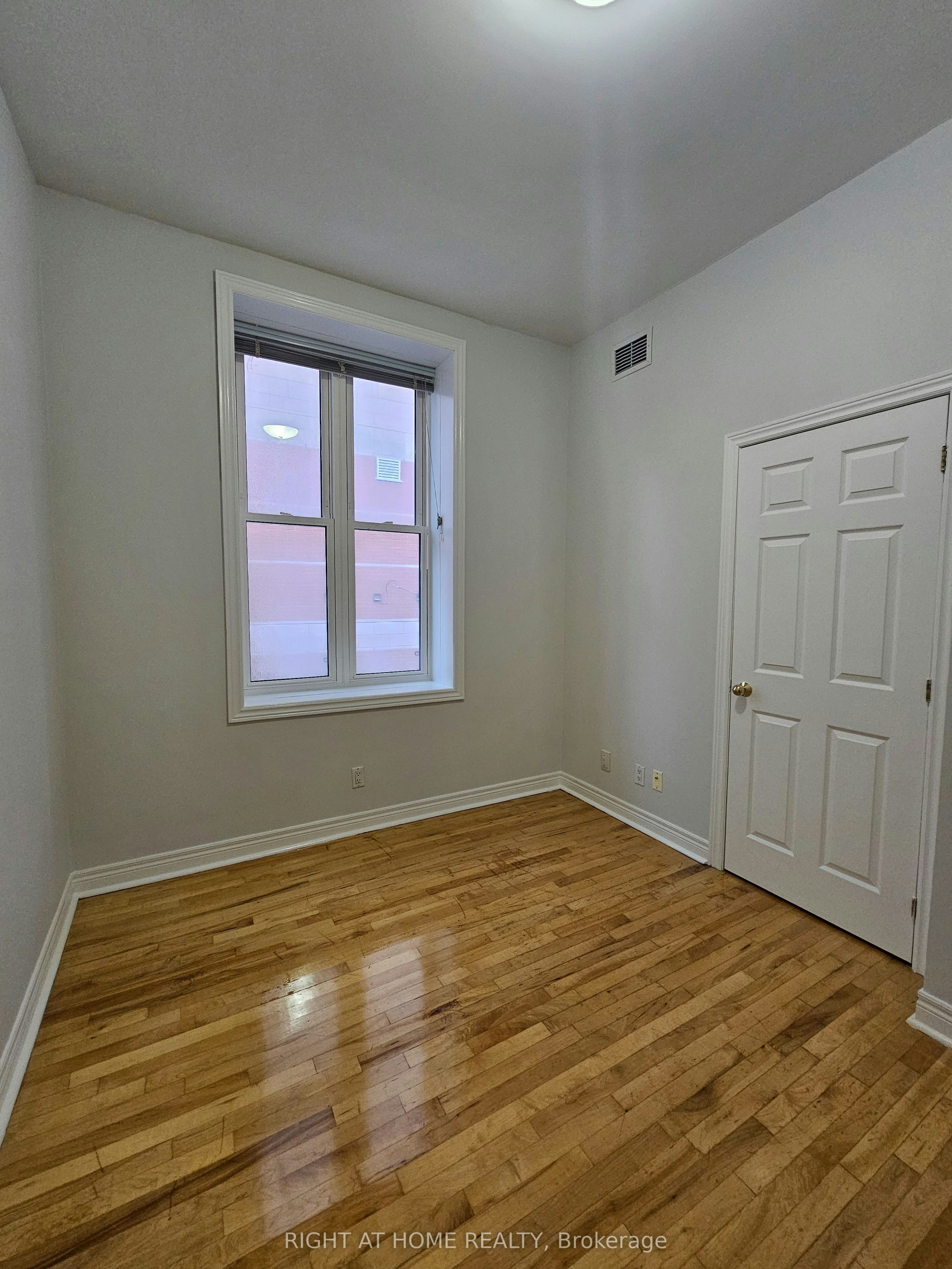207-524 Yonge Street, Toronto, ON, M4Y 1X9 - 18
