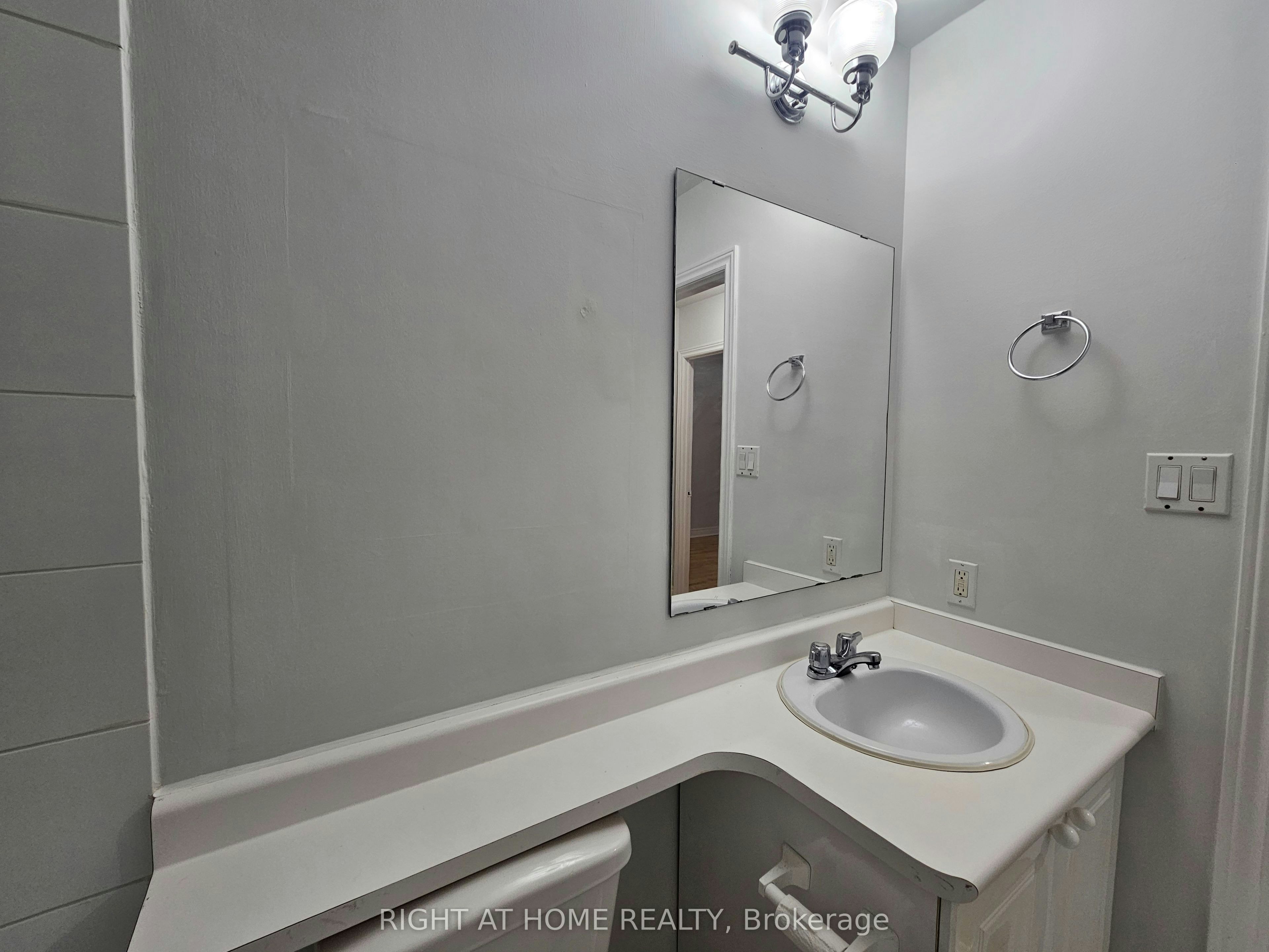 207-524 Yonge Street, Toronto, ON, M4Y 1X9 - 24