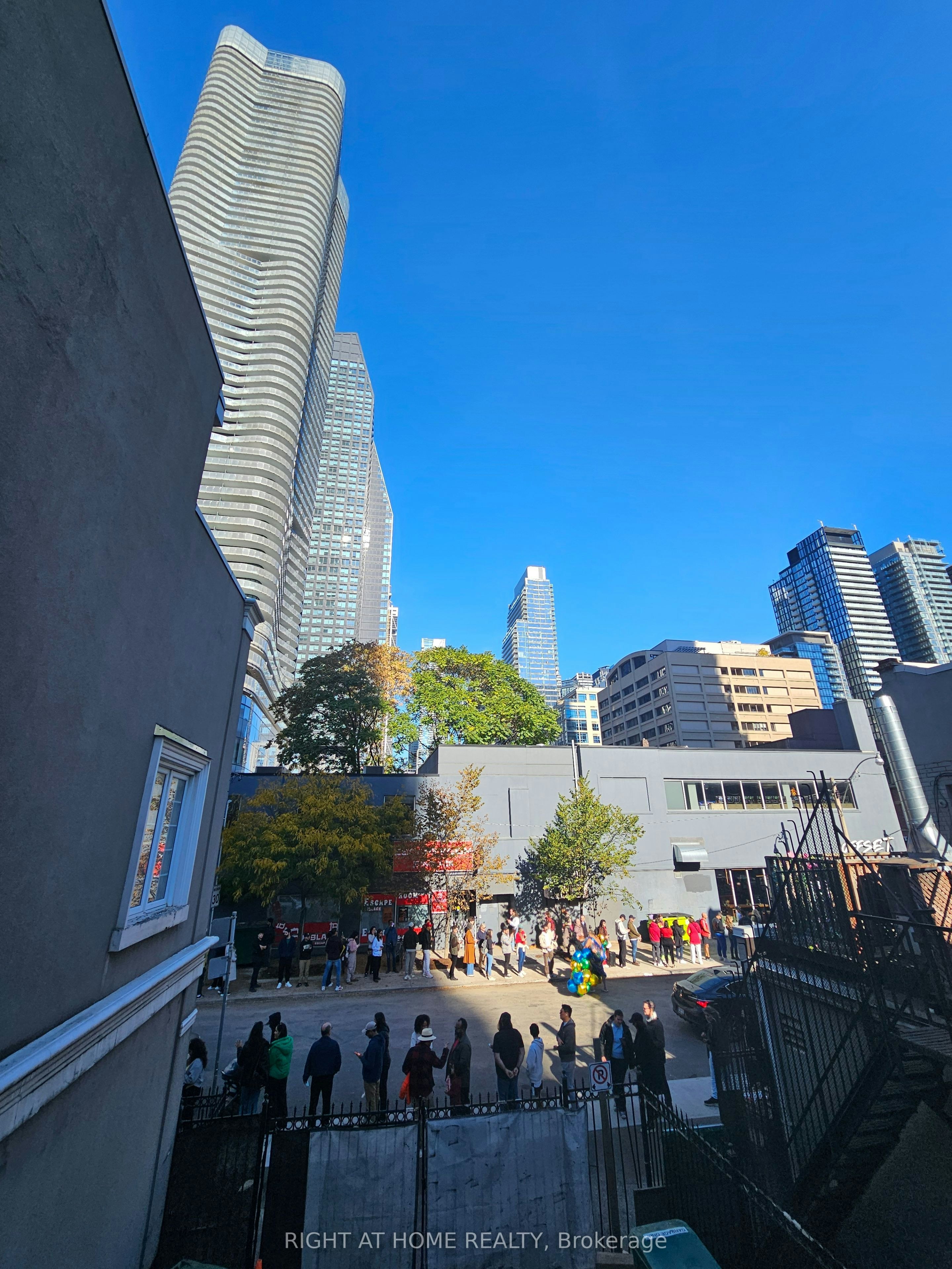 207-524 Yonge Street, Toronto, ON, M4Y 1X9 - 29