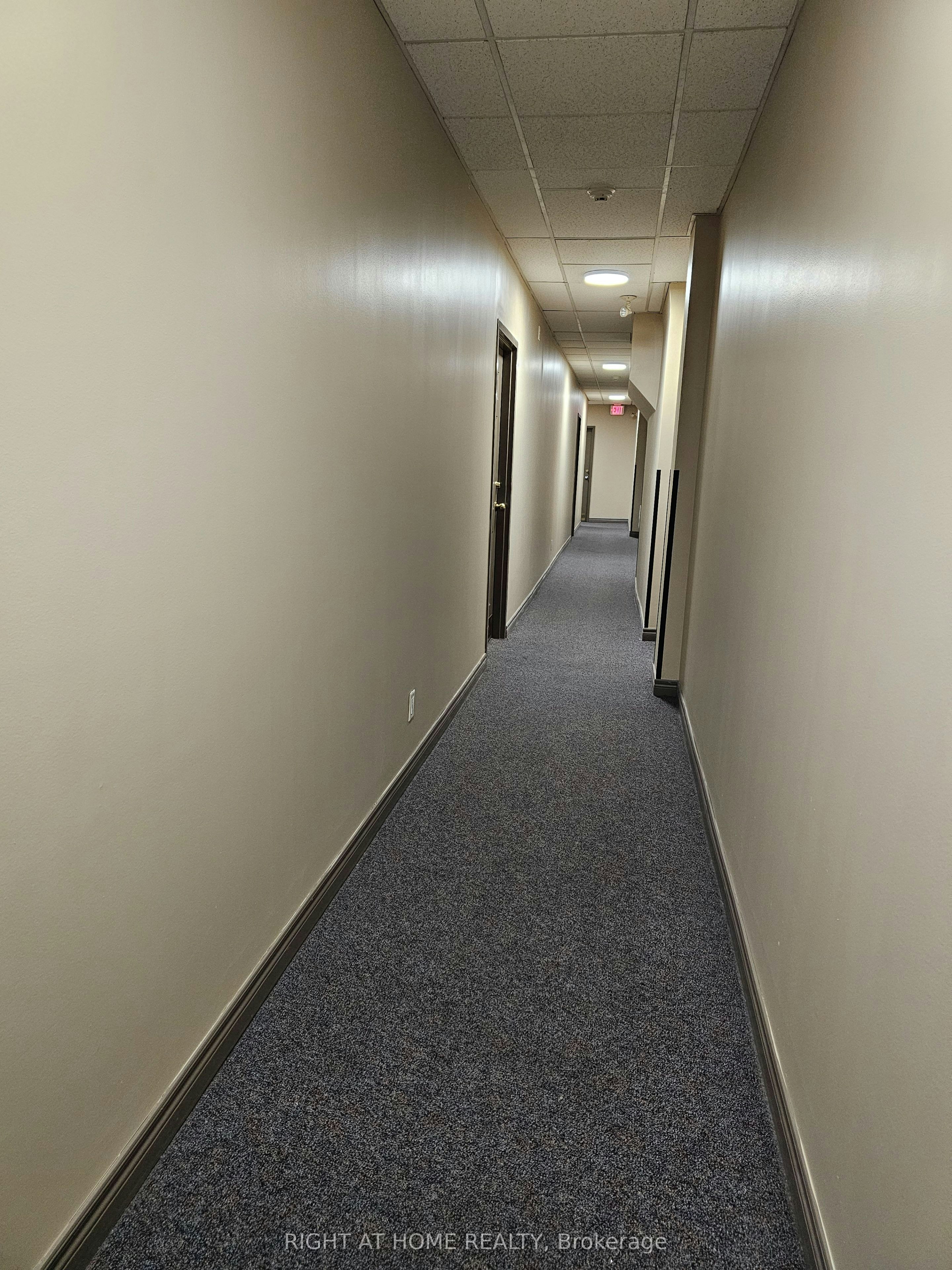 207-524 Yonge Street, Toronto, ON, M4Y 1X9 - 33
