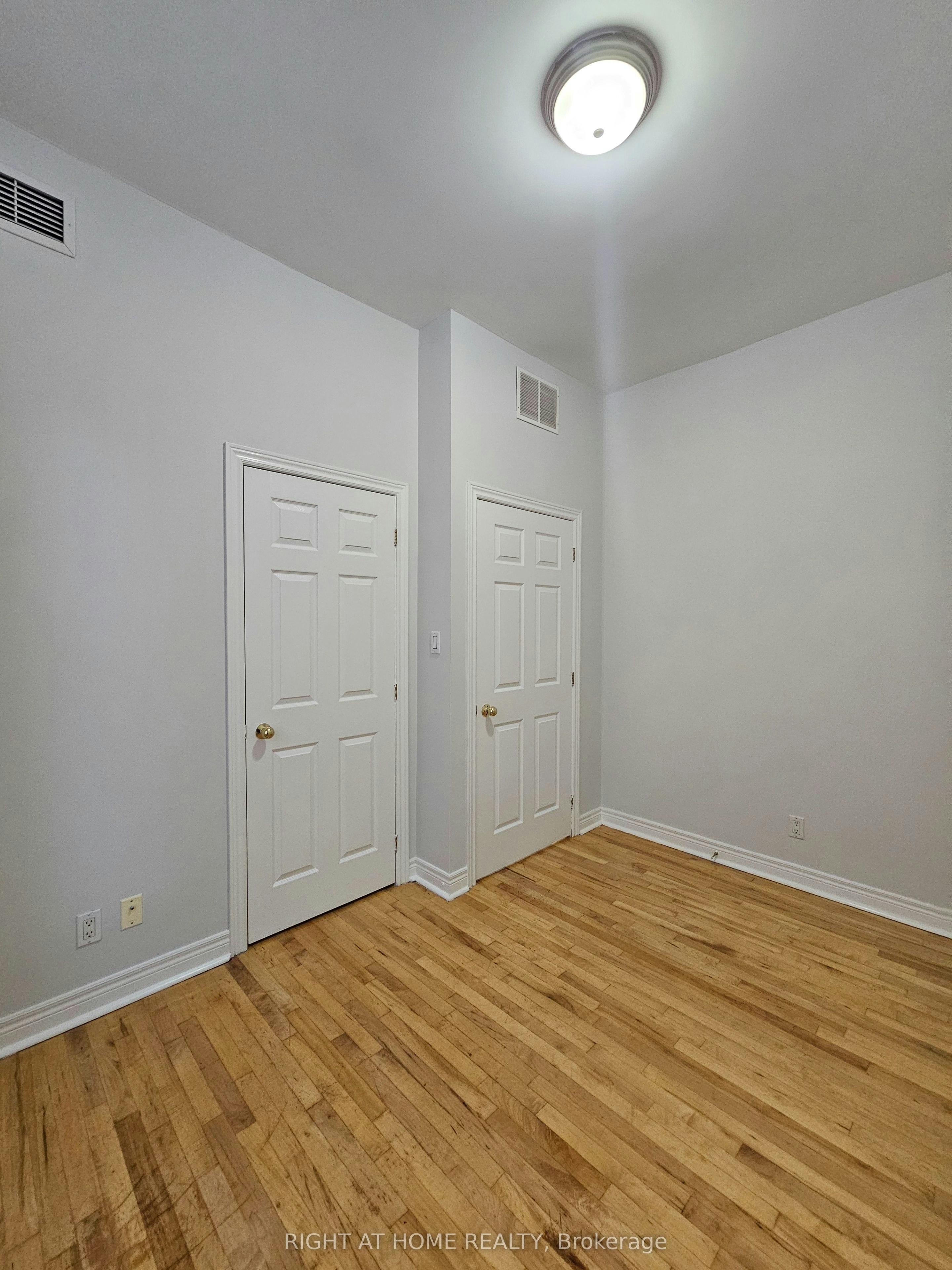 207-524 Yonge Street, Toronto, ON, M4Y 1X9 - 19