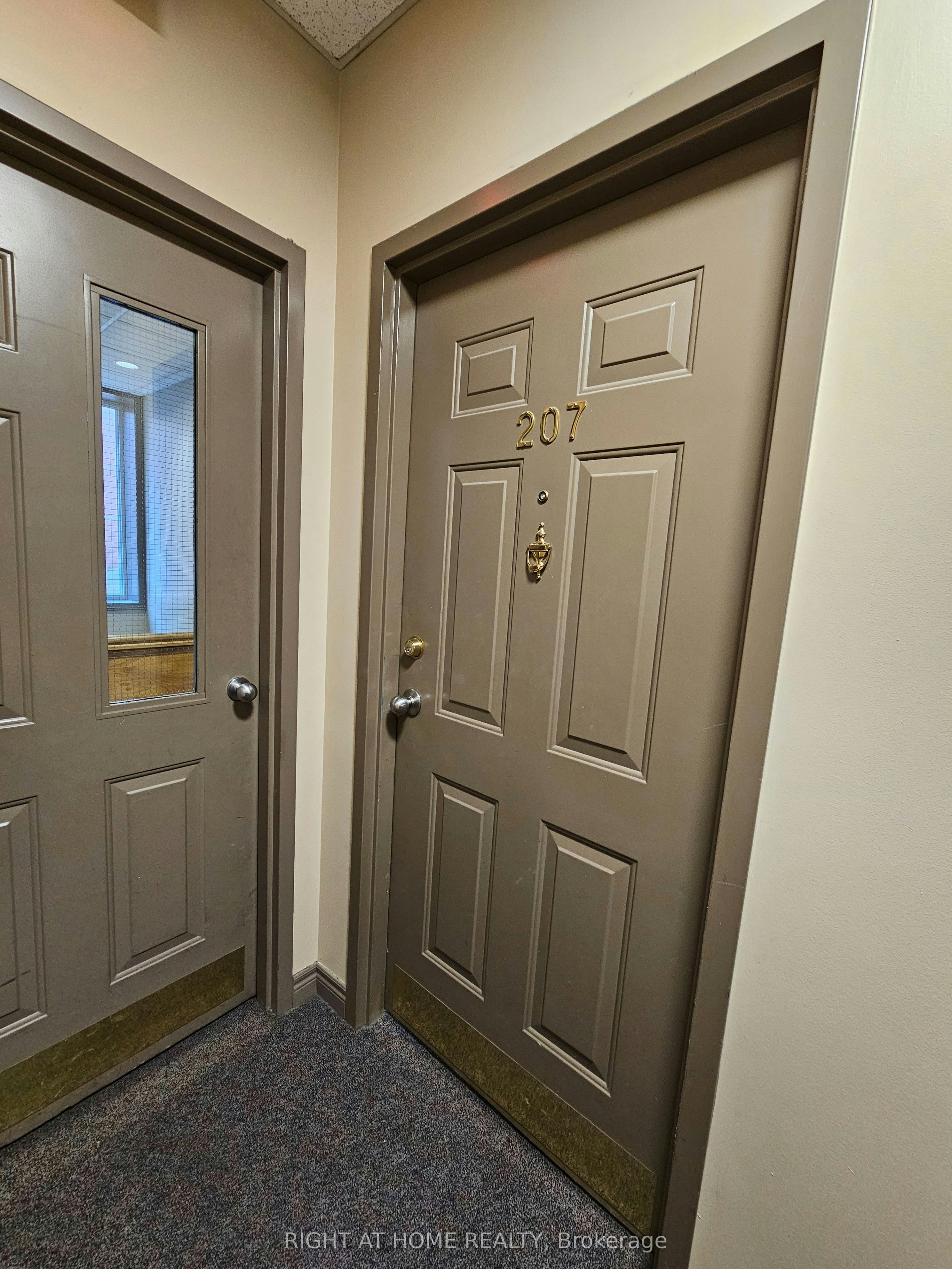 207-524 Yonge Street, Toronto, ON, M4Y 1X9 - 34
