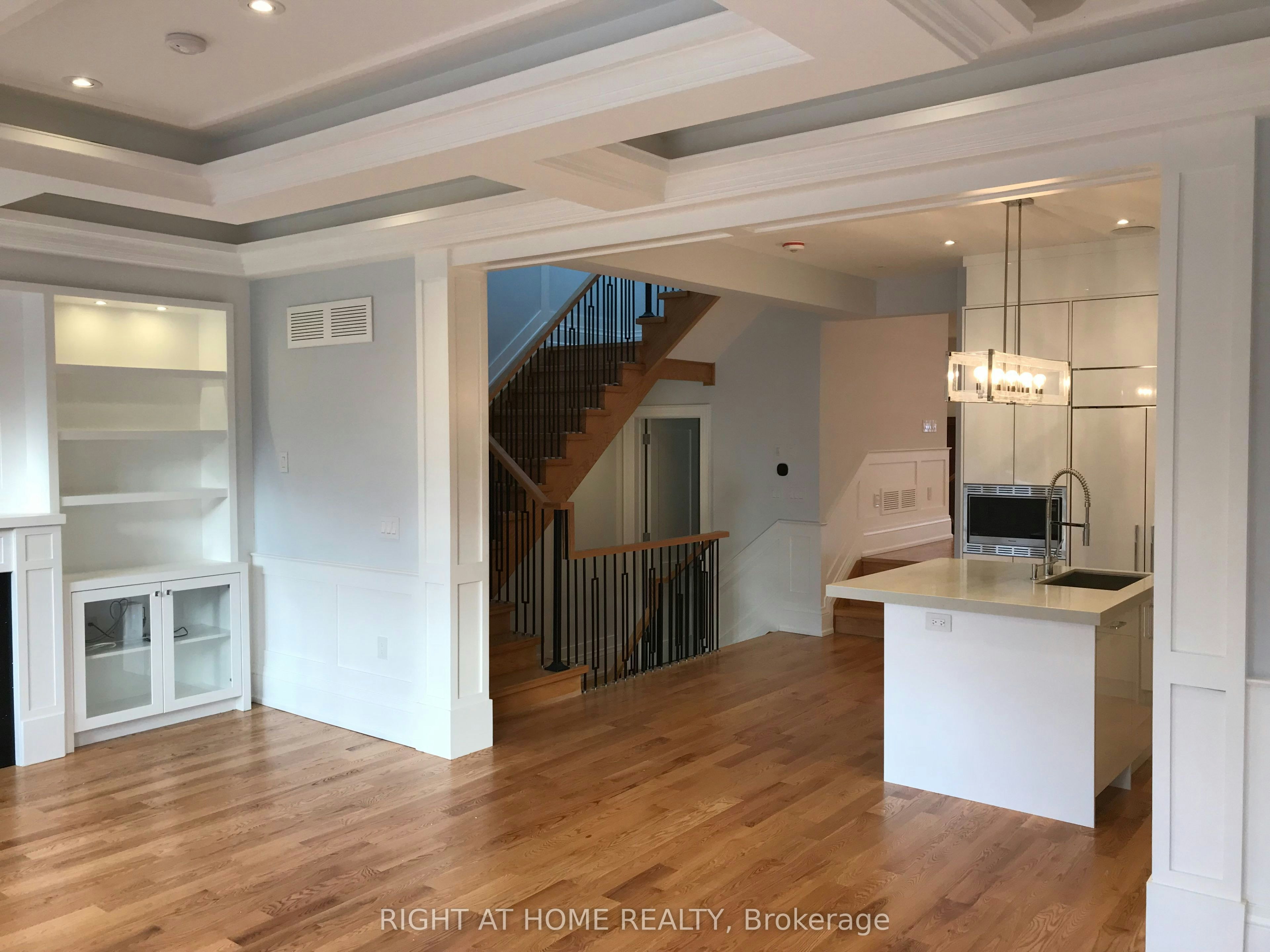 152 Randolph Road, Toronto, ON, M4G 3S4 - 2